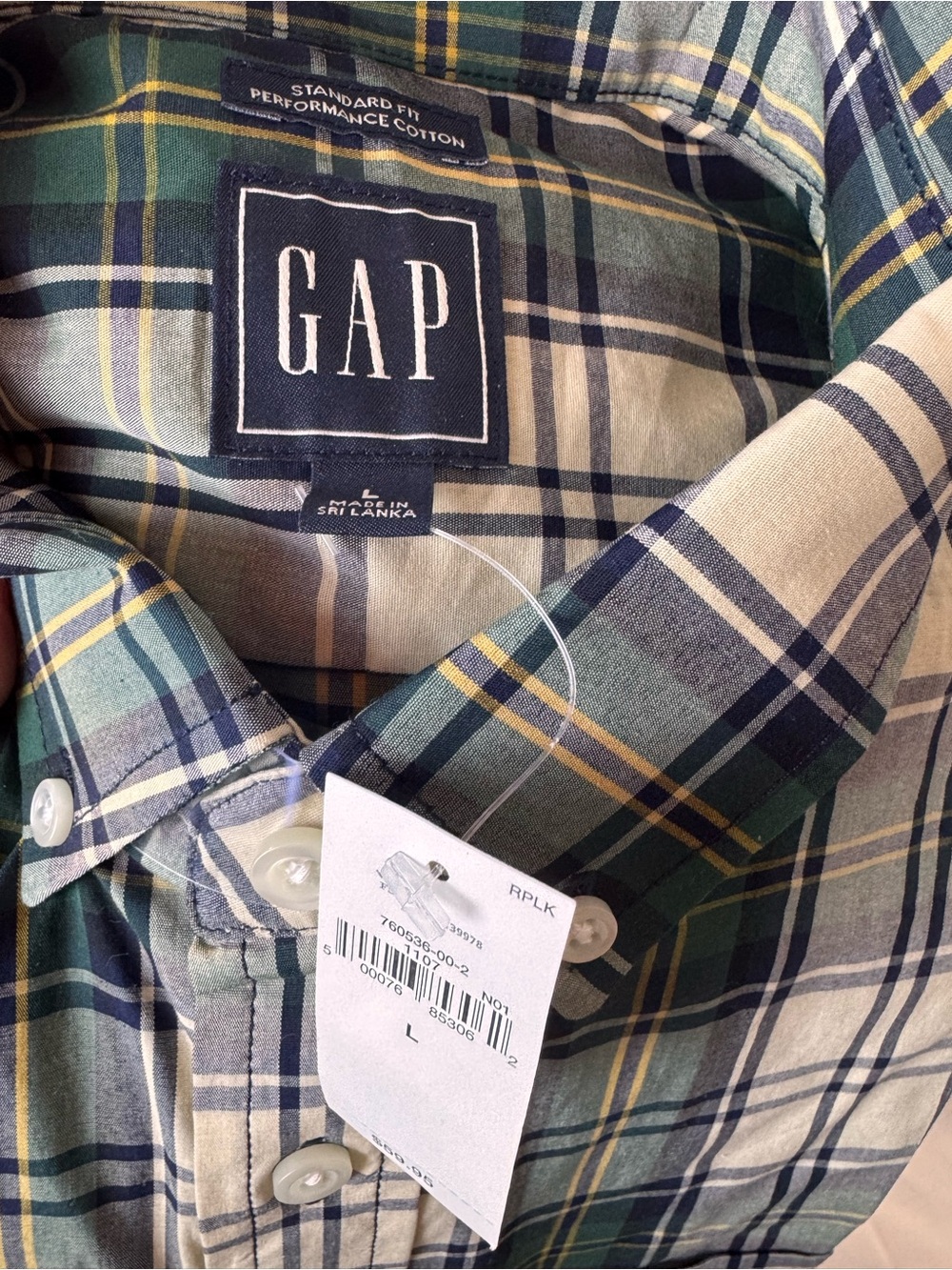GAP Men’s Green Plaid Button-Down Shirt - Picture 3 of 4